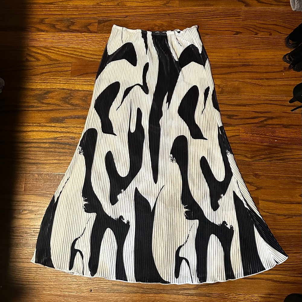 SHEIN mid length elastic waist skirt